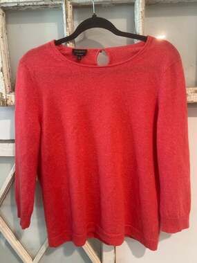 Talbots size large coral colored cashmere sweater